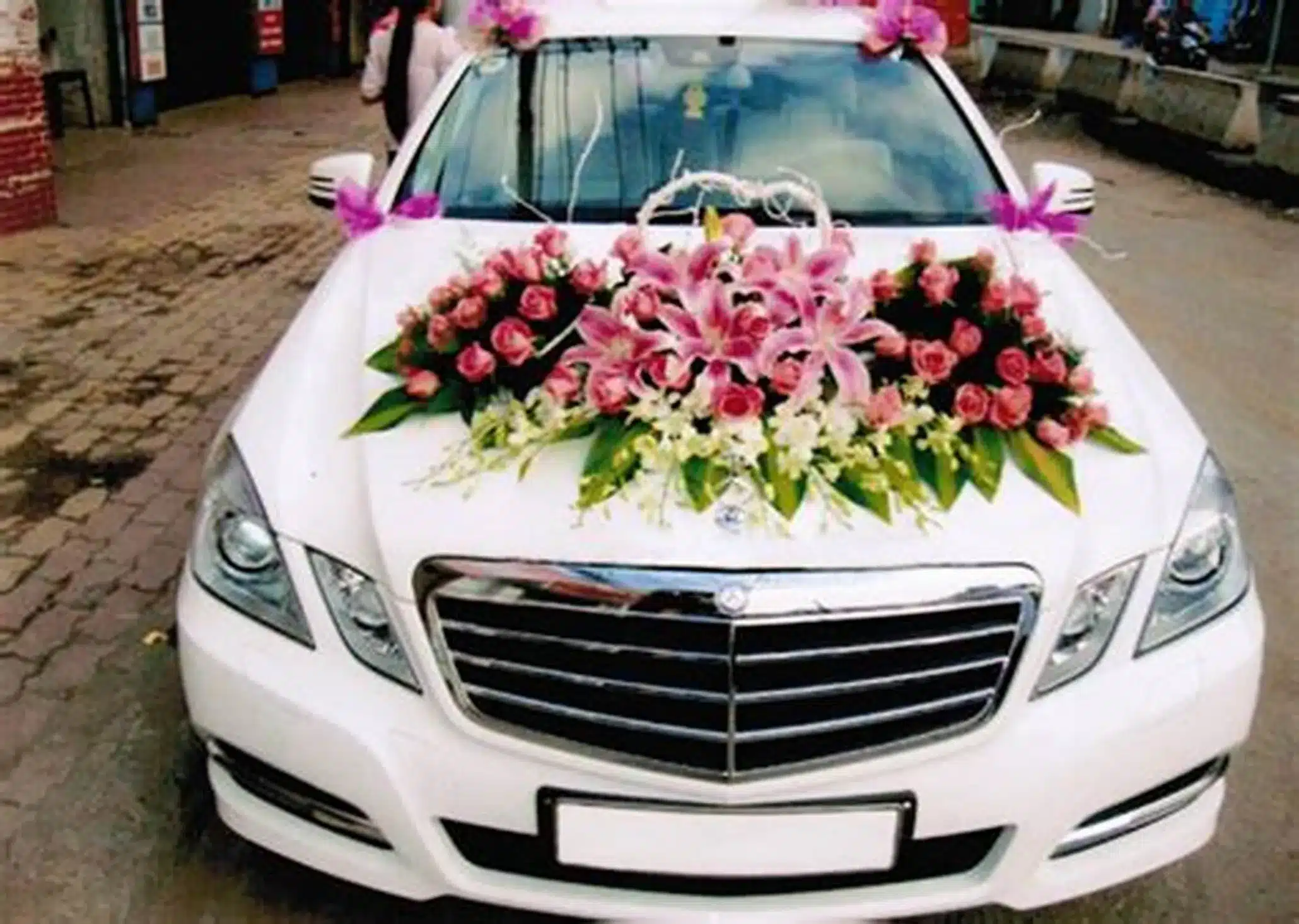 قیمت گل آرایی ماشین عروس